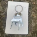 Mini Klappstuhl Schlüsselanhänger Acryl Silber Auto Tasche Anhänger süßes Accessoire Alltag. - Spiegelsilber