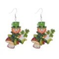 Orecchini in legno di San Patrizio con grazioso folletto irlandese e trifoglio fortunato. - Stile Leprechaun Irlandese Trifoglio (E2023-106)