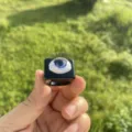 Schwarzer quadratischer Acrylharzring mit blauem 3D-Augapfel und künstlichen Wimpern. - Größe 7 / Festes Schwarz Blaues Auge Mit Wimpern