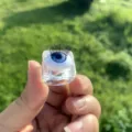Einzigartiger Acrylharz Ring mit 3D blauen Augapfel und Wimpern für trendigen Stil. - Größe 7 / Transparent Weiß Blaues Auge Mit Wimpern
