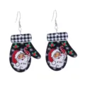 Nahaufnahme der Details von Weihnachtshandschuh Acryl Ohrringen mit Weihnachtsmann Design. - Stil 7 (Roter Fäustling Weihnachtsmann)