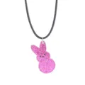 Rosa Glitzer Acryl Osterhase Anhänger Halskette mit schwarzem Kordelband stilvoll. - Halskette Stil / Magenta