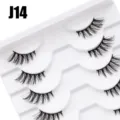 Detailansicht dichter künstlicher Wimpern auf weißer Schale für glamouröses Augen Make-up. - 10 Paare Weiß Stufe Halbes Auge J14