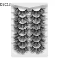 Detaillierte Nahaufnahme von langen, flauschigen künstlichen Wimpern auf weißer Schale. - Struppiger Langer Stil (DSC13) / 7 Paare Set