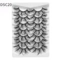 Detaillierte Nahaufnahme von flauschigen künstlichen Wimpern ordentlich auf weißem Tray. - Struppiger Langer Stil (DSC20) / 7 Paare Set