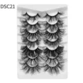 Detaillierte Nahaufnahme von flauschigen künstlichen Wimpern im praktischen Tray für Volumen. - Struppiger Langer Stil (DSC21) / 7 Paare Set