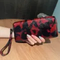 Monedero cartera de mano de cuero texturizado rojo y negro para mujer con correa de muñeca - Cobre Retro