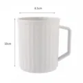 Weißer Plastik Mundspülbecher mit vertikalen Streifen und Griff, Badezimmer Zahnputzbecher 8.5x10cm - 301-400ml / 1266 Grau