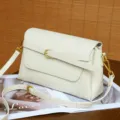 Weisse Leder Umhaengetasche Retro Schultertasche stilvolle Damen Handtasche mit Goldbeschlag - Gebrochenes Weiß