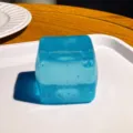 Giocattolo antistress cubo blu squishy rimbalzo lento ghiaccio trasparente - 5,5 cm (Sacchetto OPP) / Blu