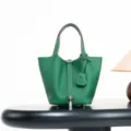 Green genuine leather bucket bag, chic handbag with silver metal lock, stylish daily carry. - 18*13*13 cm / Velvet Green with Silver Buckle