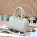 Sac Boston en cuir véritable pour femme, sac à main bandoulière souple en gris clair. - Gris clair