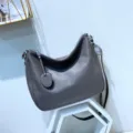 Elegante bolso de hombro de cuero genuino, bolso cruzado informal de gran capacidad para mujer. - Gris elefante