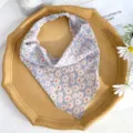 Foulard triangolare floreale boho, fascia elastica con stampa margherita per la primavera. - 3# Margherite blu chiaro