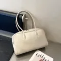 Vista detallada del bolso tote de cuero genuino beige, bolso de hombro de piel vacuna. - 37*12*23 CM / Gris claro