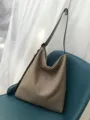 Bolso de hombro de cuero suave para mujer, gran capacidad, bolso bandolera casual elegante - Caqui Claro