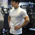 Hombre corte ajustado atlético manga corta camiseta color sólido transpirable fitness - M / Tops / Blanco