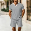 Completo tuta casual da uomo t-shirt manica corta scollo V e pantaloncini grigio - Taglia S / Top e Pantaloni / Grigio chiaro