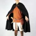 Mantello con cappuccio medievale uomo costume vampiro pirata dettaglio per festa cosplay. - Nero