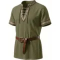 Vue détaillée de la chemise médiévale verte avec bordure vintage et ceinture en cuir. - M / Vert Militaire