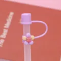 Lila Silikon Strohhalmabdeckung mit Blüte für 10mm Trinkbecher. Niedlicher Strohhalmaufsatz. - Lila Blume 10 mm