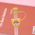 Niedlicher Cartoon Bär Silikon Strohhalmabdeckung, 10mm großer staubdichter Strohhalmstecker. - Kleine gelbe Mädchen-Figur 10 mm