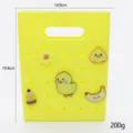 DIY Silikon quadratische Handtasche mit süßen Cartoon-Anhängern, tragbare Aufbewahrungstasche. - Quadratische Lochtasche (Zufällige Anhänger) / Gelb