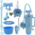 Ensemble d'accessoires tasse Stanley bleu avec botte en silicone pendentif chaîne et paille - Ensemble de 8 pièces cœur et nœud bleu