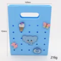DIY Silikon Aufbewahrungstasche mit niedlichen Cartoon-Anhängern, tragbare Handtasche blau. - Quadratische Lochtasche (Zufällige Anhänger) / Blau
