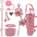 Ensemble d'accessoires de tasse rose Stanley avec sangle de perles, charm en peluche et couvercle. - Ensemble de 8 pièces chrysanthème rose et blanc