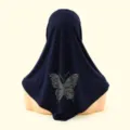 Gedetailleerd uitzicht van de dames strass vlinder hijab met schitterende kristallen op donkere stof. - 4# Marineblauw