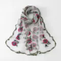 Écharpe transparente brodée de fleurs en polyester, longue écharpe filet variante. - Beige