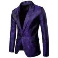 Primer plano del lujoso patrón paisley morado y los detalles del blazer de hombre de un botón. - M / Tops / Púrpura
