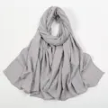 Foulard hijab froissé gris uni pour femmes, long châle enveloppant en coton doux et tendance. - Gris Clair