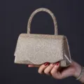 Exquisito bolso de noche de estrás con cristales brillantes, diseño elegante para mujeres. - Dorado