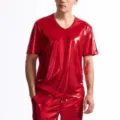 Maglietta uomo lucida con collo a V maniche corte, top rosso stile disco dettaglio. - Taglia S / Top e Pantaloni / Rosso