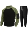 Détail de survêtement polaire homme avec col zippé, poche manche et pantalon assorti. - M / Haut et Bas / Vert Militaire