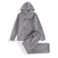 Completo tuta in pile soffice grigio con felpa con cappuccio e pantaloni, loungewear invernale. - Taglia S / Top E Pantaloni / Grigio