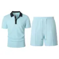 Set polo a maniche corte e pantaloncini da uomo in tessuto waffle azzurro chiaro. - Taglia S / Top e Pantaloni / Blu lago