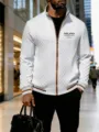 Gros plan sur la veste en tricot texturé avec col montant, fermeture éclair et finitions. - S / Blanc