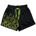 Herren schwarze Mesh Sportshorts schnelltrocknend Fitness Laufshorts mit neongrünen Flammen - Schwarz Grün