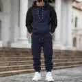 Ensemble sport décontracté pour homme avec sweat à capuche lacé et pantalon cargo. - Bleu marine