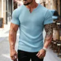 T-shirt uomo casual slim fit azzurro costine scollo a V manica corta estate quotidiano. - Azzurro
