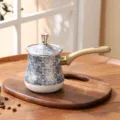 Cafetière turque avec motif mosaïque bleu, manche en bois et bouton en métal pour lait et thé - Imprimé fleuri 3