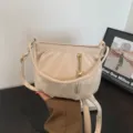 Bolso de hombro plisado crema, bolso cruzado elegante con colgante de estrella para diario. - Blanco Roto