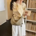 Bolso de hombro liso y elegante para mujer, bolso bandolera informal con colgante de bolas. - Verde