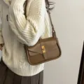 Bolso de hombro retro de cuero marrón, elegante bolso vintage para mujer de uso diario. - Marrón