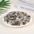 Natural tumbled phantom crystal gravel in a white plate for home aromatherapy decor - Green Phantom Crystal / 9-12mm (100g)