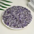 Natural amethyst crushed stone crystals for aromatherapy and home decoration in a white plate - Amethyst (Whitish) / 5-7mm (1000g)