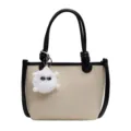 Geflochtene Damentasche Fruehling Sommer Mode Umhaengetasche Handtasche mit Plueschanhaenger - Mit Anhänger / Weiß und Schwarz